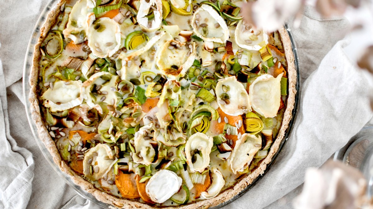 Tarte salée – Poireaux, Patate douce, Chèvre & Graines – Les Cookines